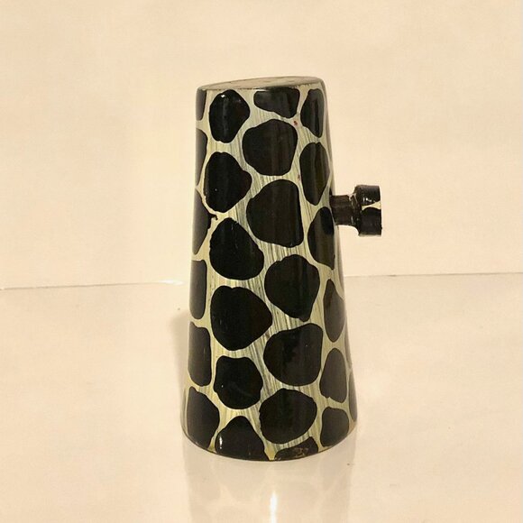 Vintage Girafe and Spotted Salt and Pepper Shakers - Picture 3 of 8